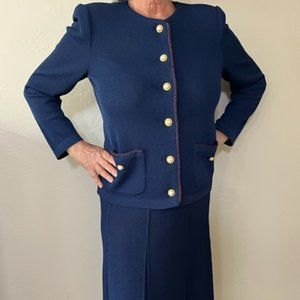 Vintage, classic and classy navy blue Castleberry knit 2-piece suit